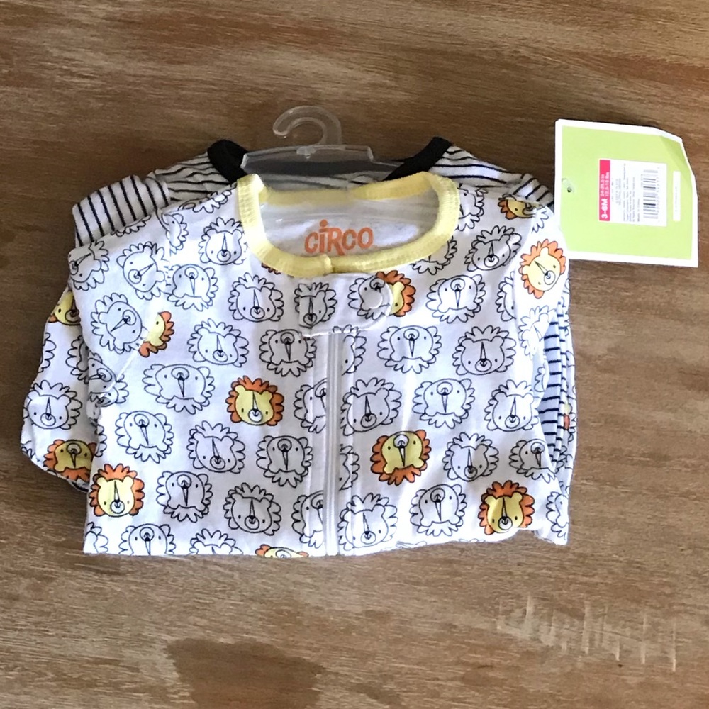 3/$20 NWT Circo 2pk Zip-up Pajamas, 3-6mos